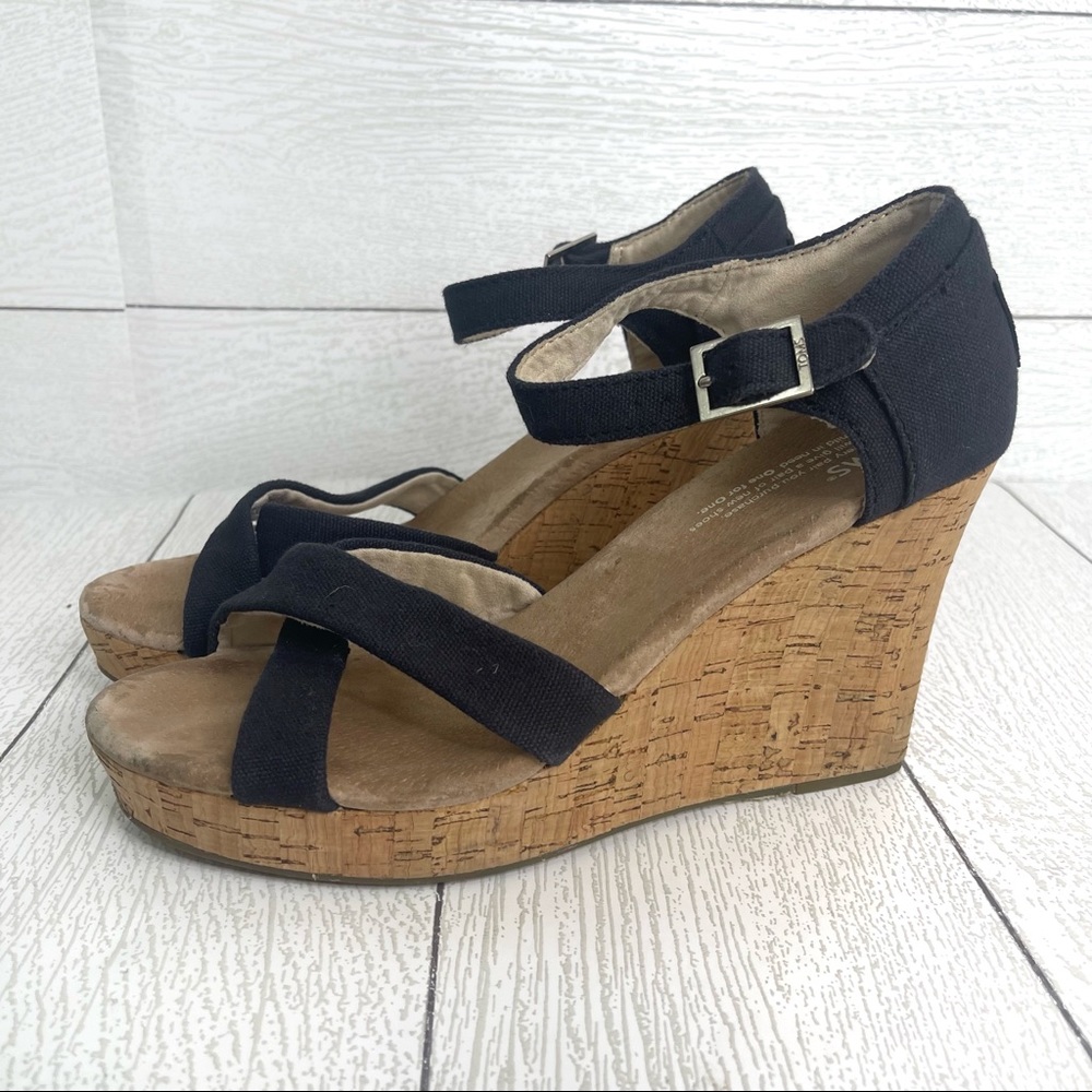 Toms | Black Strappy Cork Wedge